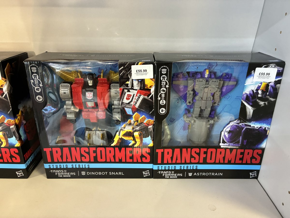 tfw2005's tweet photo. Transformers Studio Series MTMTE Collection Scourge, Wave 31 Deluxe &amp; Voyager &amp; Wave 21 Leader, AOTP Wave 5 Voyager &amp; Wave 4 Leader , Retro Seaspray In The UK https://t.co/u7w0FLv3TP https://t.co/X8Op5Zmdm2