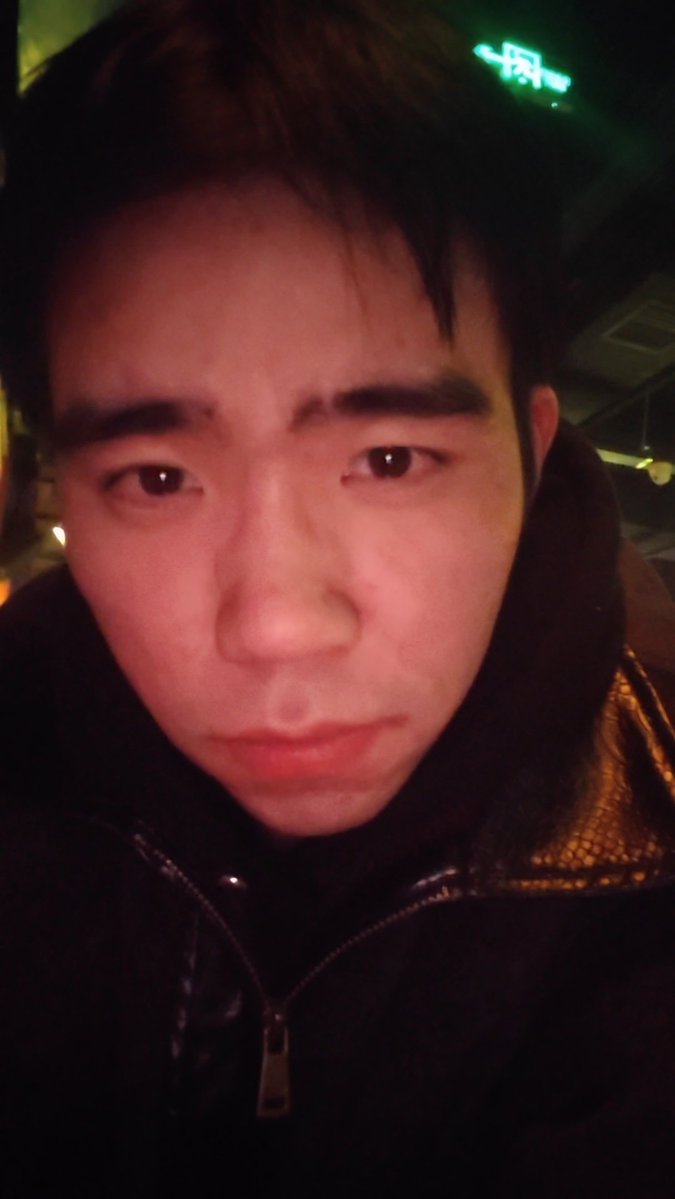 rlfgri's tweet photo. 想买个西装穿，但是我7月份工资还没发😥😥 https://t.co/4LqXwb6Ltz