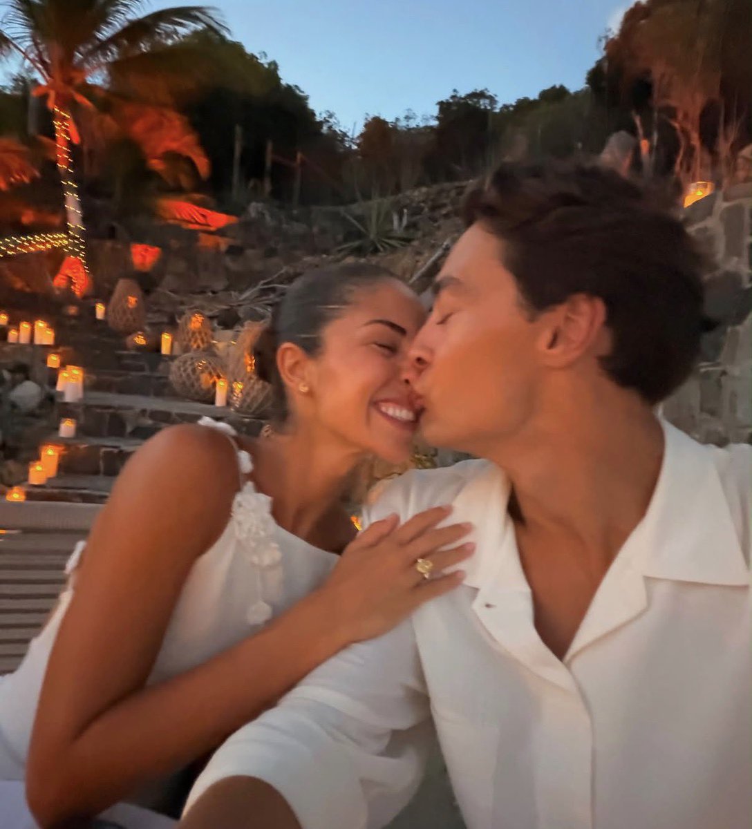 OscChaOops's tweet photo. EVERYONE HOLD UP GEORGE AND CARMEN ENGAGED https://t.co/OIbdjfzKYi
