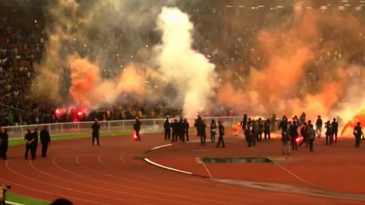 LemonPedas's tweet photo. @ultrasmalaya07 Dulu UM keras,masa zaman korang budk2 UM yg skarang tengah skolah menengah kencing bercabang lagi,dulu kalau protes memang kasi malu FAM cukup2 bila ada game international. Baru la FAM bukak mata,ini boikot x dtng game je.X effect sangat la,keras la sikit jangan jadi bocah. https://t.co/2BiZ3CD4iS