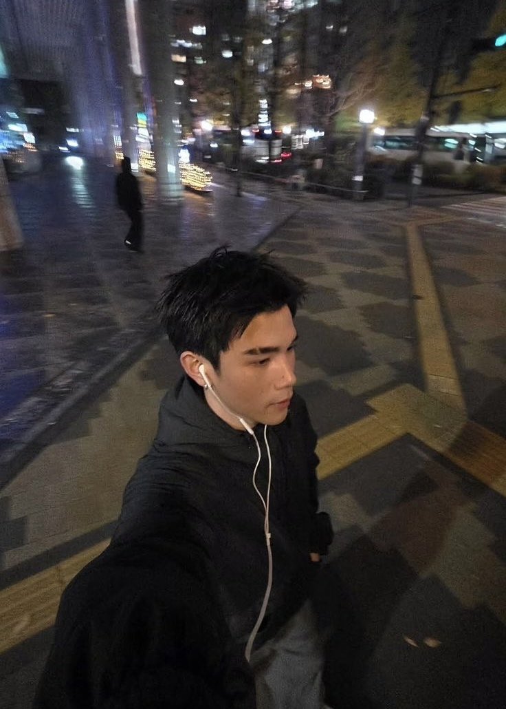 duskspectra's tweet photo. ⠀⠀⠀  
📍 𝐃𝐮𝐤𝐮𝐡 𝐀𝐭𝐚𝐬, 𝐌𝐞𝐧𝐭𝐞𝐧𝐠, 𝐉𝐚𝐤𝐚𝐫𝐭𝐚.

Setelah melewati hari yang panjang dan perjalanan yang cukup melelahkan, akhirnya tiba kembali di ibu kota. Dari pagi lari, mampir ke museum, sore misa, dan akhirnya sampai juga di Jakarta.                   
 ️️ https://t.co/9qAnNVbij6