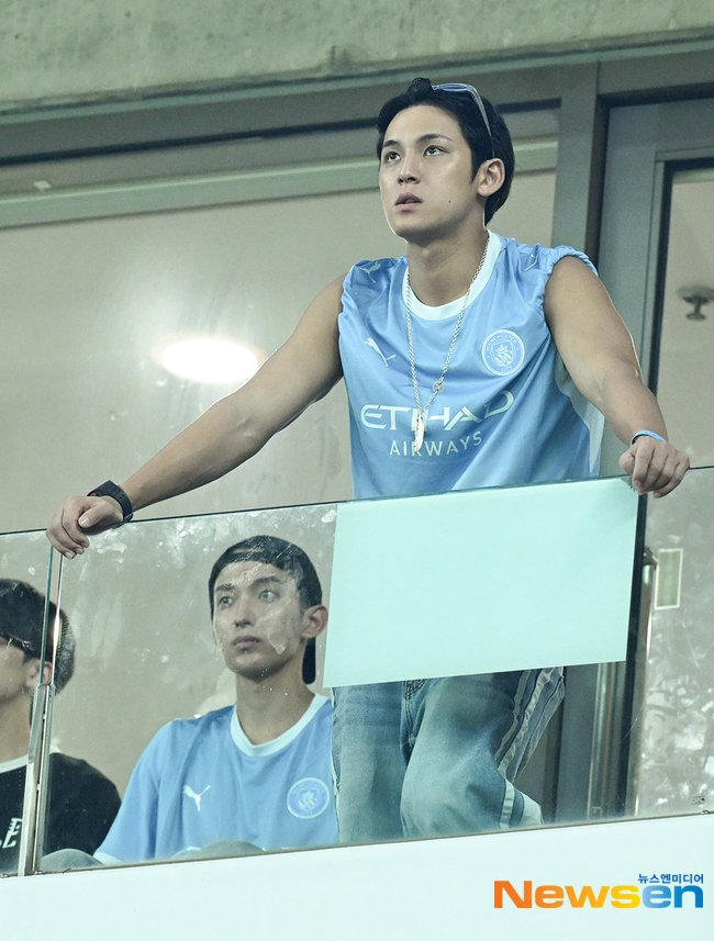 BrasilMingyu's tweet photo. [📷] 09.08.26 - Mingyu no COUPANG PLAY SERIES!

#MINGYU #SEVENTEEN @pledis_17 https://t.co/zneokb3Ko1