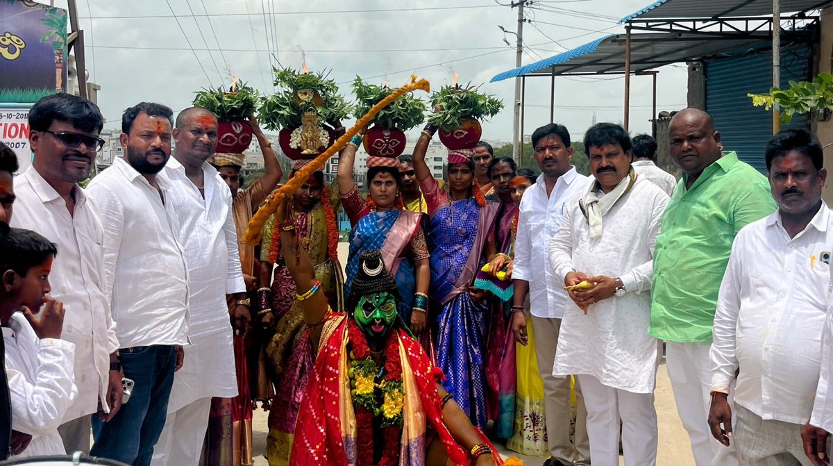 RudraAshok2's tweet photo. @kp_vivekanand @KTRBRS @TSwithKCR @RajuShambipur @BRSparty https://t.co/CmvP4W2Qih