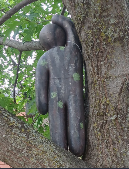 ThatsBoSheep's tweet photo. The town I live in has set up a bunch of real life mecca chameleon figures around the area for kids to find this summer. 

It's adorable. https://t.co/ATPN0Hxhzq