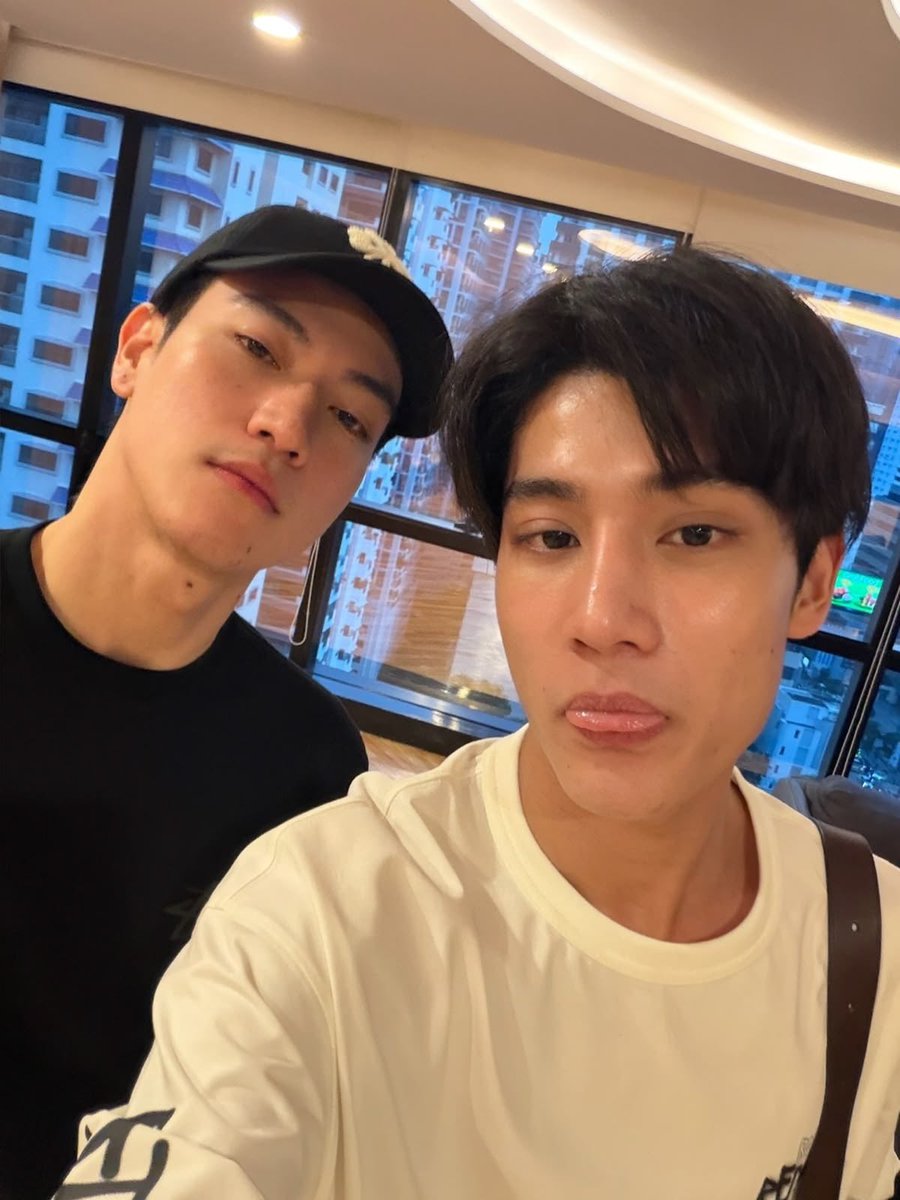 jh2310jh's tweet photo. 🩵 https://t.co/LgYziSOCA9