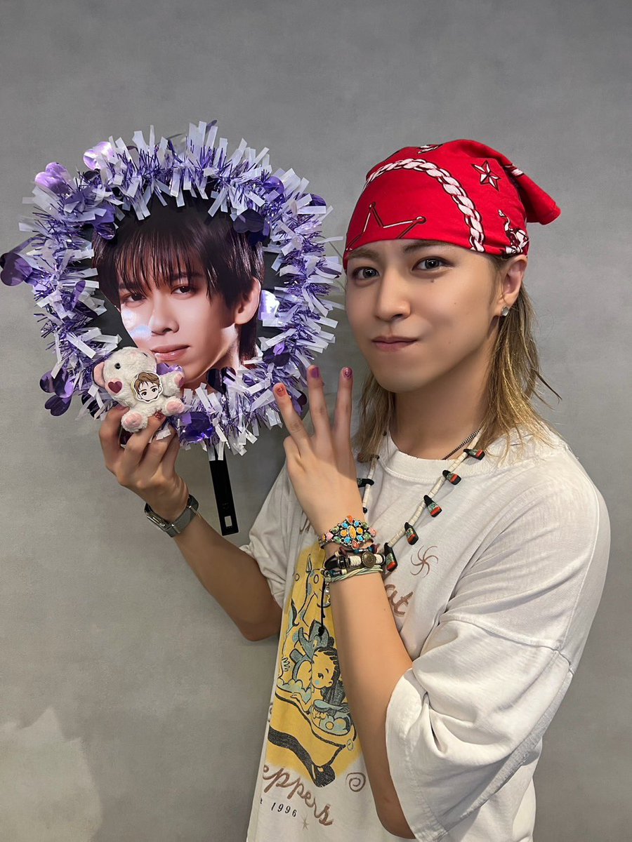 zootopureyade's tweet photo. 🐯

8号車のみなさーん

きようでタカシくんの
おうたがおしまいです

ぼくのひーろーはきようも
かつこいいー

あとたいせつなおにいさんの
リョウガさんがぼくもだいすきだから

またおしやしんぱちん
するまでまつてるの

ぼくはしちこいから
タカシくんといつしよに
ずつとまつてるもん

ティガシ https://t.co/1PJAMbXtv7