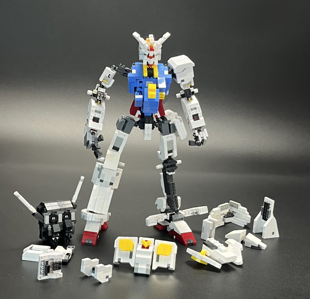 hino_petitblock's tweet photo. プチブロックガンダム本体完成しました。
お先にフレーム構造の公開です！ https://t.co/Mp0U50Cg0Y