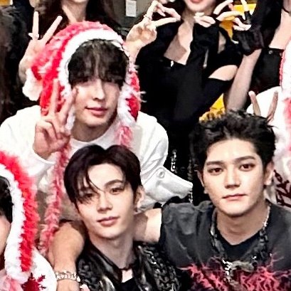 taro_sukki's tweet photo. 영원히 단체사진 옆자리인 조합
몰랐는데 저 크오 좋아하는 것 같아요... https://t.co/QZJ9KIAKUR