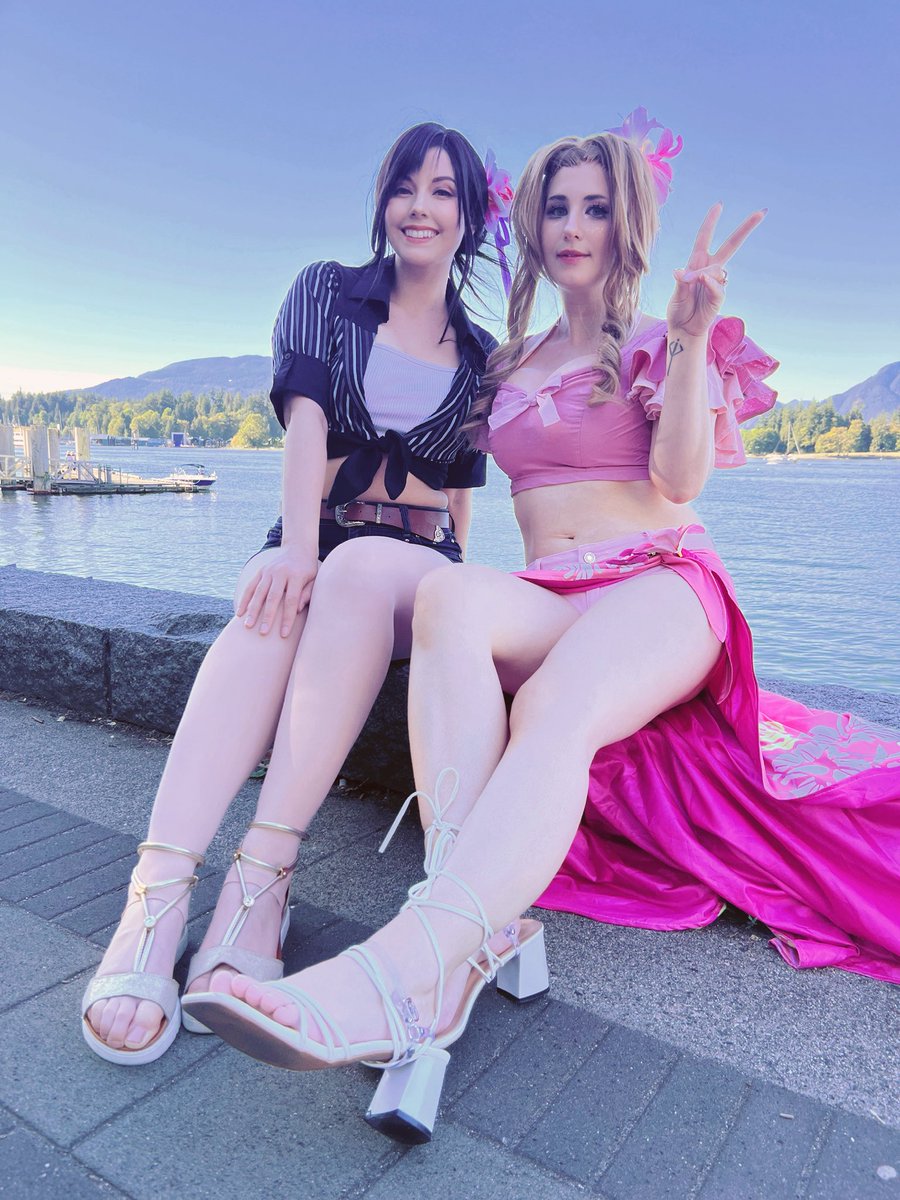 MaruCosplays's tweet photo. Tifa and Aerith snuck on the ship!

Tifa is @/ Queenamydalacosplay on IG
Both cosplays made by us 🩷 https://t.co/3XAHGU0Grr