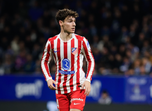 SpidyAtletico's tweet photo. ✅⁉️ Aquí tenemos 4 figuras que tienen su futuro ahora mismo con una incógnita. Formáis parte del cuerpo técnico de Simeone. ¿Qué harías? (Mínimo os tenéis que quedar con 2, y sacar a 1) 

🇫🇷 Lemar: Me vais a llamar de todo, pero los 2 últimos partidos, el francés ha demostrado que sigue teniendo calidad y ha generado varias ocasiones con tremenda facilidad, yo me lo quedaba por lo que pueda pasar, pero como colchón, nunca como primera opción.

🇪🇸 Mendoza: No sé si soy poco objetivo, pero este chaval a mi me convence, me gusta, tiene carácter, va a por la pelota, y tiene detalles de mucha calidad que todavía tiene que seguir explotando, pero quiero que lo haga en el Atleti.

🇪🇸 Arnau, en dos ratos ha sido el jugador que mas tiros ha hecho hoy en el partido, habiendo jugado menos que otros. No me sobra. Me lo quedo. 

🇲🇽 Obed, tiene futuro, me gusta mucho, pero en el contexto actual del Atleti, ahora mismo va a jugar poco, muy poco, creo que lo mejor es una cesión para que coja mas minutos. Y lo mandaba además a un equipo como el Getafe. 

Decirme vosotros 👀