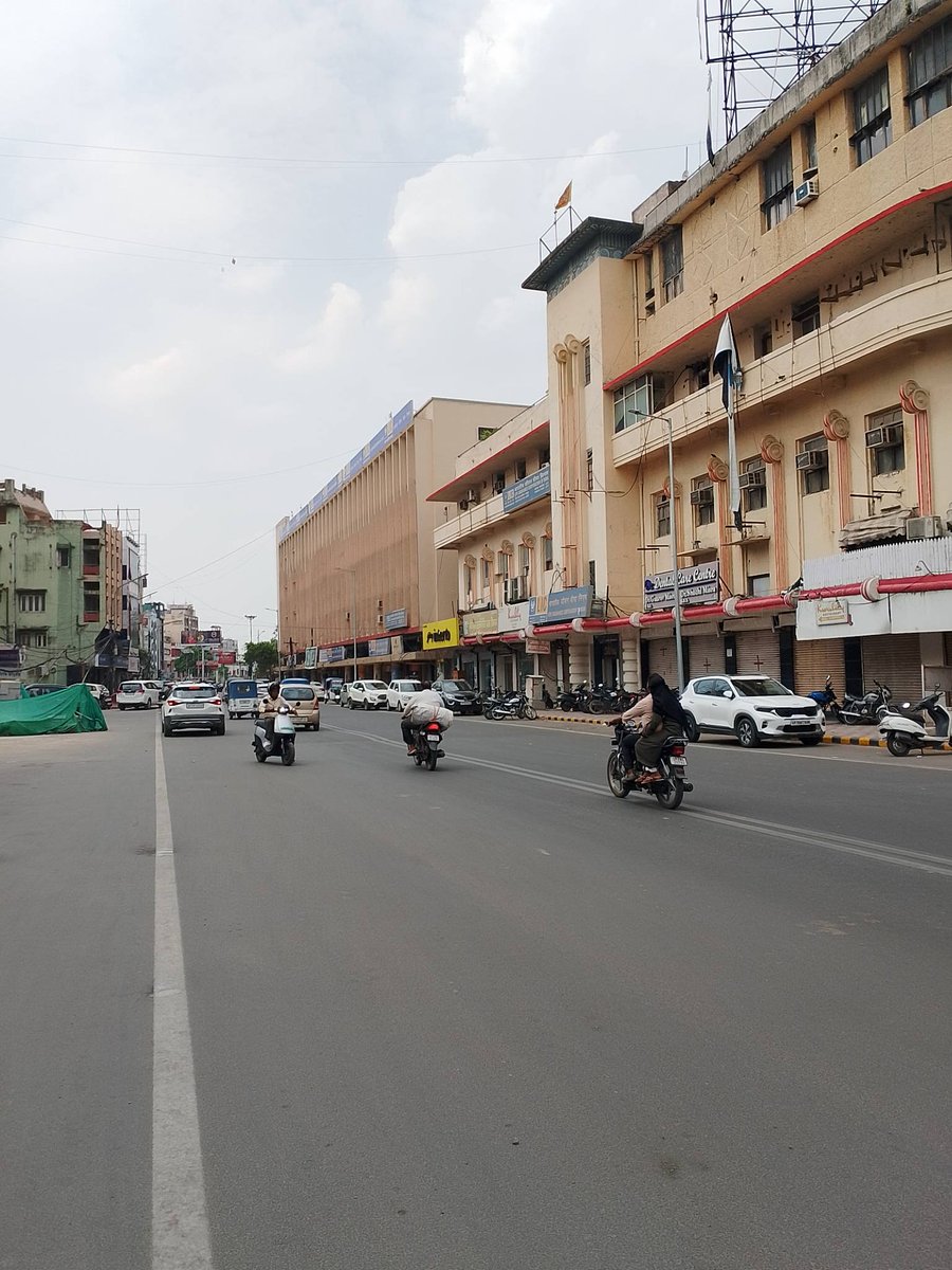 KanpurUpdates's tweet photo. @Depressed_fello Yes, Kanpur is beautiful and 'friendly' too. https://t.co/3BaMnLsSIj