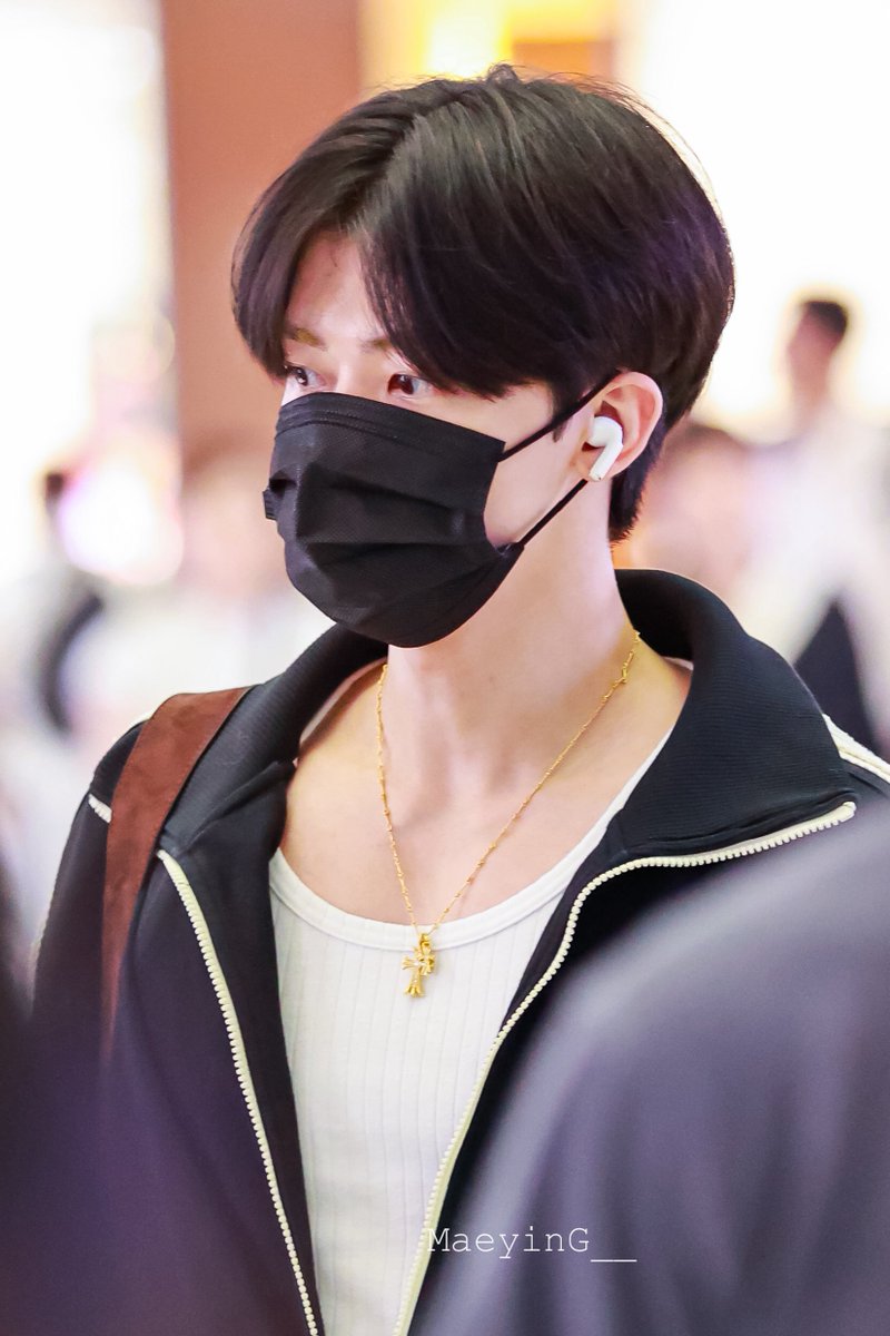 MaeyinG__'s tweet photo. 20260809 BKK 🛫

관심이 많아 보이시네요. 😂

#재민 #ジェミン #JAEMIN #NCT #NCTDREAM https://t.co/WKpTDWTkih