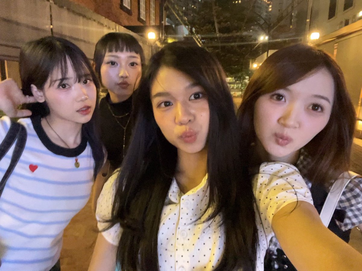 Nala_JKT48's tweet photo. mohon maaf kepada aralie tidak ikut serta dalam foto bersama kali inii😔🙏 https://t.co/kP5dKnjQZK