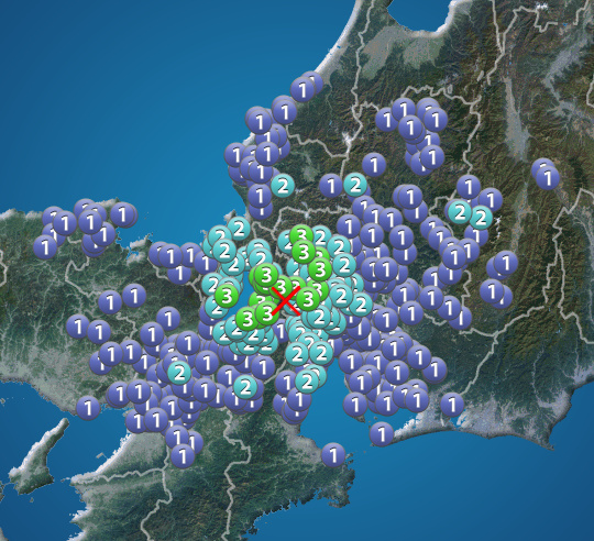 wni_jp's tweet photo. 【地震情報】
8月10日 0:48 震度3
震源：滋賀県北部 M4.4 深さ約20km
この地震による津波の心配はありません。
https://t.co/G8ADRbSTwN https://t.co/BEGtSUr7jc