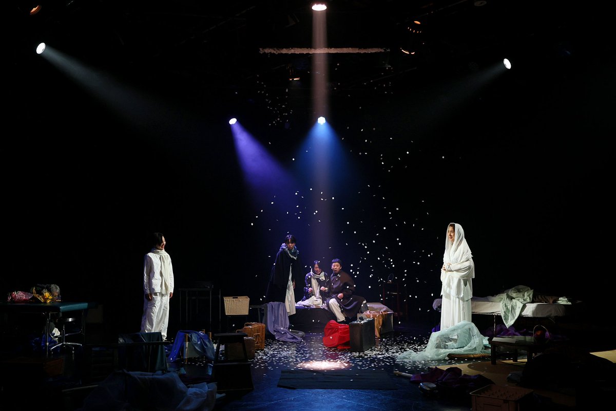 EIJI37536868's tweet photo. 文学座有志による自主企画
『マリアの首 幻に長崎を想う曲』
無事、終演しました

とにかく難しかったですが、
「平和への祈り」に向き合う貴重な機会になりました。
戦争、原爆の悲惨さから目を逸さず、考え続けていきます。

ご来場いただいた皆様、誠にありがとうございました。

【撮影:古元道広】 https://t.co/AVW91GggQ8