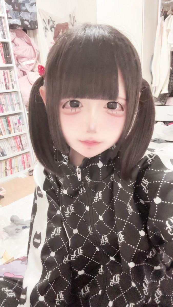 S19MzrACC055037's tweet photo. ともだちください #自撮り界隈  #地雷 https://t.co/BKIxSelFb5