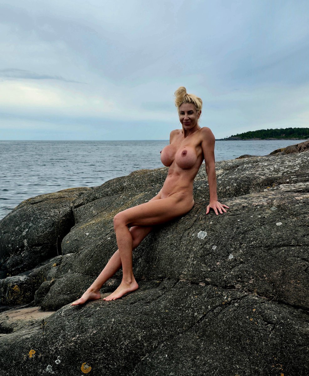 PumaSwede's tweet photo. Naked swims in Sweden 🇸🇪  When was the last time you skinny dipped? https://t.co/iPNEIQVrsJ