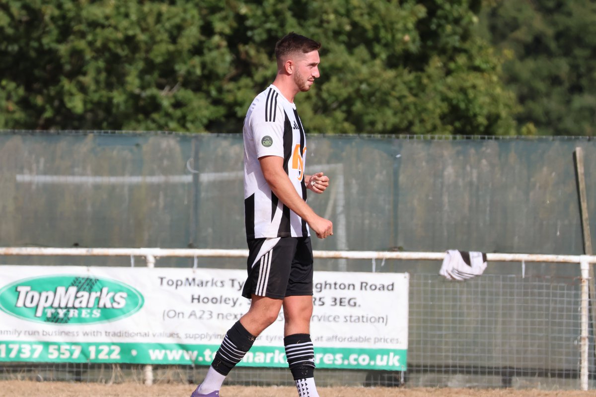 TootingBecFC's tweet photo. 💪 Back in league action.

#UpTheBec #TBFC https://t.co/iY4bZSb1YP