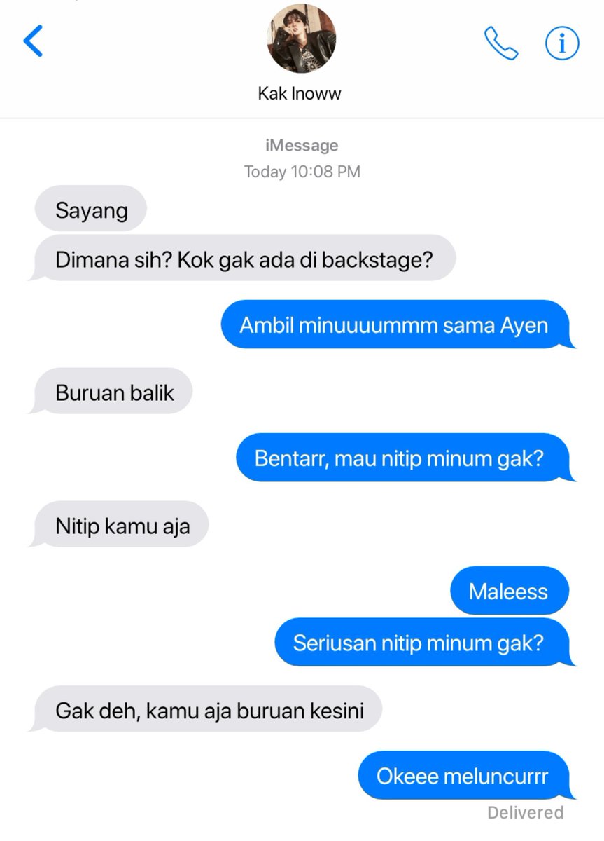 clounja's tweet photo. —2min two tweet AU

Cuma sedikit kisah di balik layar foto mereka. Resiko jadi idol, mau pacaran aja kudu bawa temen. https://t.co/7DDdBm6HAs