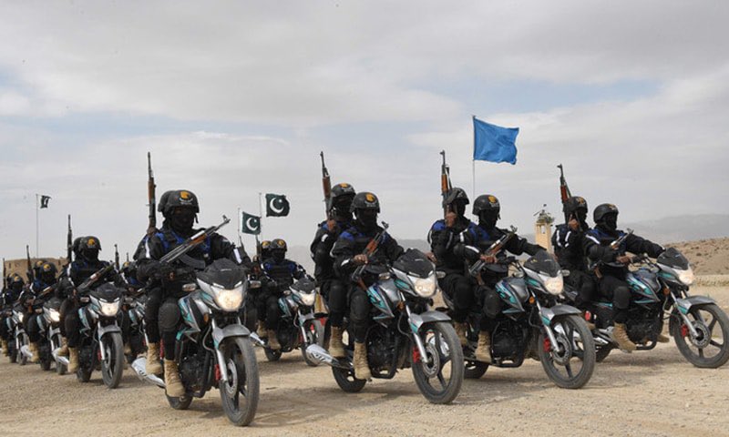 QaziShahid786's tweet photo. 🚨 BREAKING: Quetta’s “Eagle Squad” apparently flew into Qambrani Road… only to end up grounded, disarmed and taken hostage. 🦅😂
Unknown armed men reportedly snatched their weapons and took the Eagle Squad personnel hostage.
At this rate, Quetta’s Eagle Squad Police might need security from the public. 🤦♂️
#Quetta #Balochistan #EagleSquad #QuettaPolice