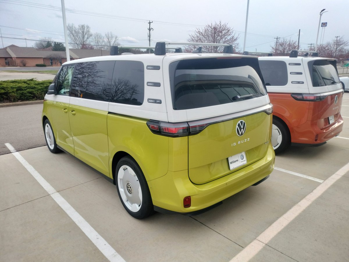 AmazingChevVolt's tweet photo. CLEAN ENERGY RETORT™ /
FOR THE #EV NEWBEEZ 👀 /

     @VWGroup #NewTech #IDBUZZ #ElectricVAN Is #ZeroEmissions (No Exhaust Pipe, Heh!), #NearMaintenanceFREE & Get This, According To The US EPA; 75%+ Less Cost / Milr - KM For You To Operate Vrs #OldTech Fossil Fuels!! 

     Gen 2 @VW #VWIDBUZZ As 2027 Model Year Coming Soon To A Global #VW Dealer Near You!! 

    And We Know The BUZZ, Like Any #EV Has Saved Our Friend Alan And Family | @TesCalendar1 Bucketloads Of Cash, Did I Say.... Their Fricken TAX-FREE #EpicROI!! ⚡⚡⚡⚡⚡⚡⚡
