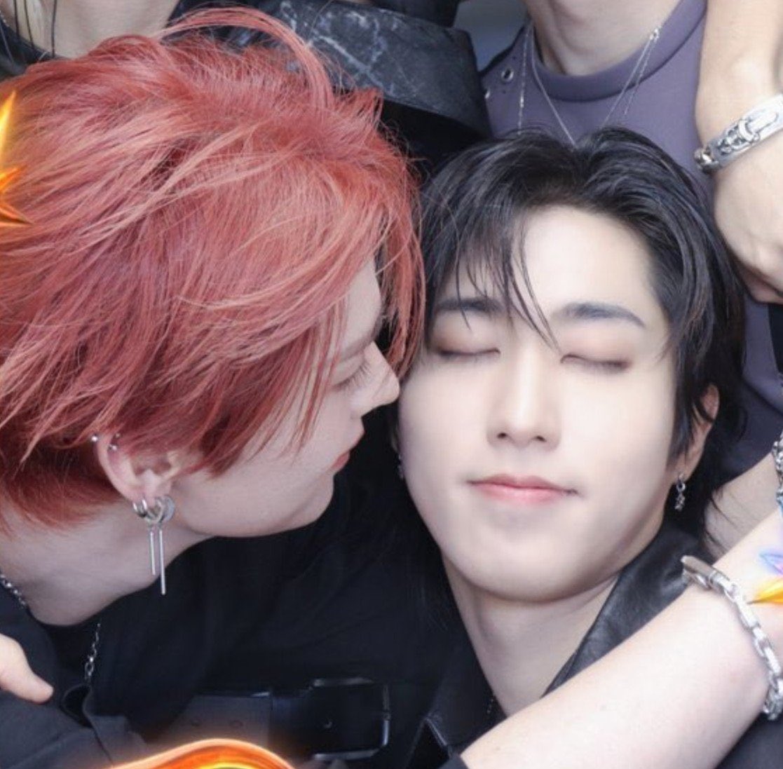 Iinosji's tweet photo. how am i ever even supposed to be normal about them when they keep acting progressively more boyfriends and in love with each other #pleasehelpme https://t.co/wID5R7P6M4