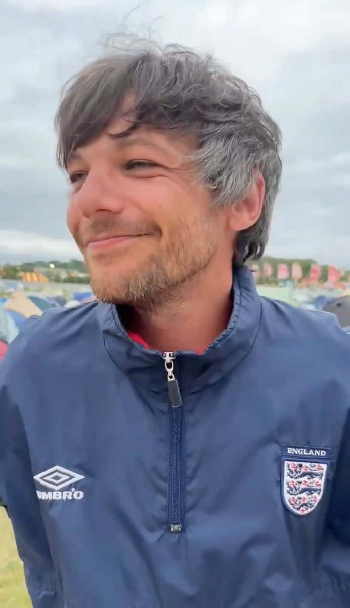 t91loupics's tweet photo. oooooh his silver fox era https://t.co/pa5fwWgtCU