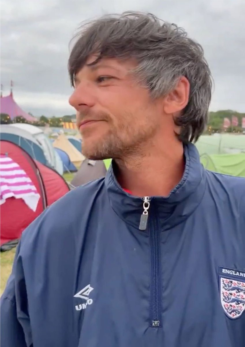 t91loupics's tweet photo. oooooh his silver fox era https://t.co/pa5fwWgtCU