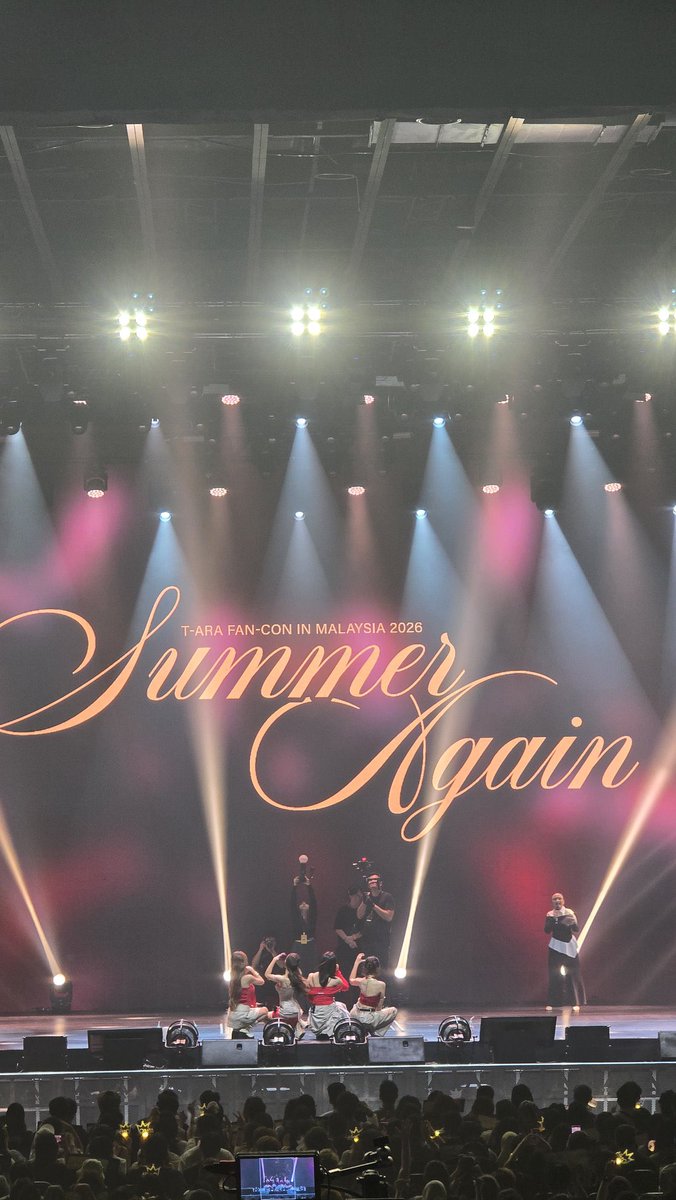 HolyZk's tweet photo. 260809 T-ARA FAN-CON IN MALAYSIA 2026  [Summer Again] 👑

#Jiyeon #Qri #HyoMin #EunJung 
#티아라 #TARA 
#TARAINKL #SUMMERAGAIN #SUMMERAGAINinKL https://t.co/OMqCA8UnrK