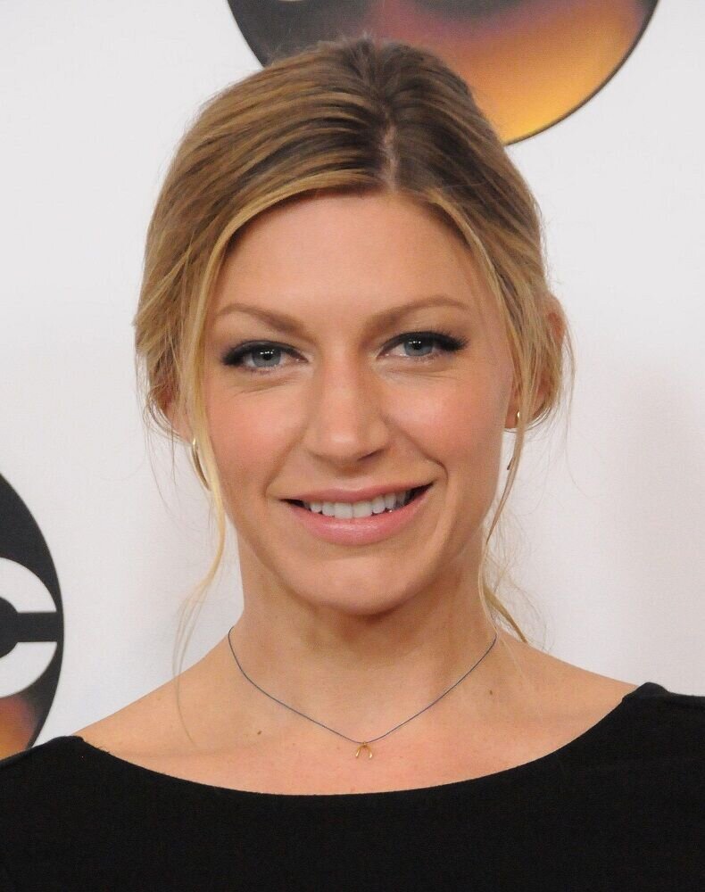 JuanC_Rdgz's tweet photo. 📺 Happy Birthday Jes Macallan 🎂📺
#JesMacallan #LegendsofTomorrow #AvaSharpe #HappyBirthdayJesMacallan https://t.co/eCc7QmqRdm