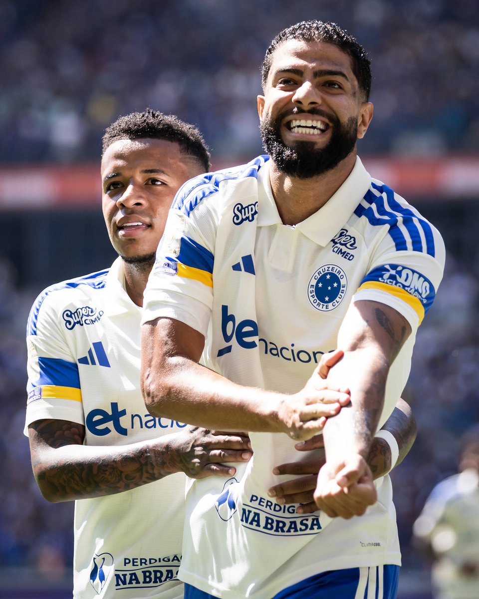 DoentesPFutebol's tweet photo. O Mineirão recebeu cerca de 57.850 pessoas para ver o Cruzeiro vencer o Mirassol!🦊

Uma vitória raçuda, que leva a Raposa ao 5º lugar do Brasileirão, de olho no G4. Teve gol do zagueiro João Marcelo, do artilheiro Kaio Jorge e do estreante Wesley. Uma festa para a China Azul!

O Mirassol, que viu Reinado marcar de pênalti, segue fora da zona de rebaixamento. 

Cruzeiro 3x1 Mirassol

📸 Gustavo Aleixo