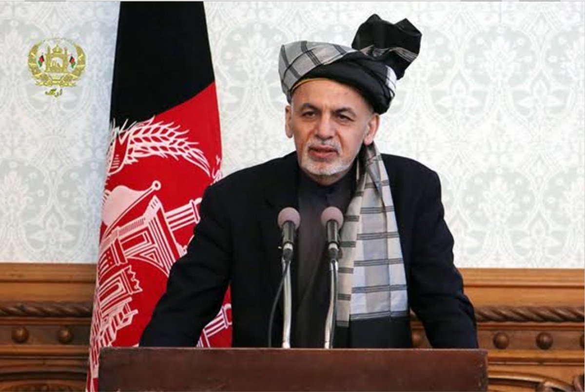 Baheerr22's tweet photo. یو ځلې یې بیا درته وایم:

که حاکمې ډلې د خپل استبداد تر روستۍ ورځې هم لویه جرګه راوبلله، له افغانانو سره خبرو ته حاضر شول، د افغانانو حقونه یې ومنل، د دې وطن ملي ارزښتونو ته یې درناوی وکړ، او یا یې هم درې رنګ ملي بیرغ پورته کړ، په همغه وخت مې په دار کړئ. 

دا اوس یې چې کومه ډرامه روانه کړې ده، وای ولسمشر غني ته یې هم دعوت ورکړی. دا کار یې دوی یوازې د خپل حاکمیت د دوام، د ځان د سپینلو او نړۍوالو ته د وضعیت عادي ښودلو لپاره دی؛ غواړي نړۍ ته وښي، چې موږ خو دا دی ولسمشر ته هم دعوت ورکړی دی. 

اصلا، حاکمه ډله د واک په شریکلو، د لویې جرګه په رابللو او د ملي اجماع په رامنځته کولو هېڅ باور نه لري. له دوی دا ډول غوښتنې او تمې لرل حماقت دی!
@ashrafghani