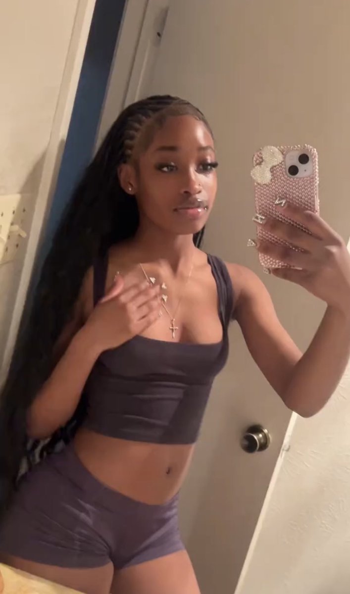 chaneldollzy's tweet photo. Come shoppp https://t.co/h5GADLg2Xl
