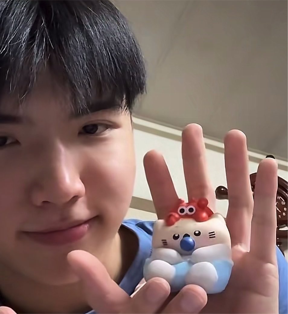 iambunup's tweet photo. พ่อค้ารีวิวสกุชชี่ตัวจริงเลยนี่นา น้องนุ่งสโลว์เท่าแจ้มอาเฮียมั้ยยยย 🤏🏻💬⭐️🩵

- ⭐️˚ #keenkeno ♡´- https://t.co/2PD17sdpJ3
