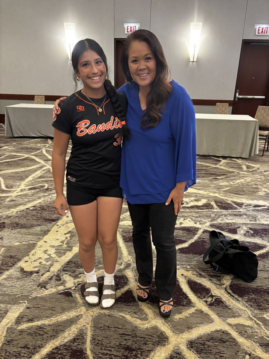 LexiBravo32's tweet photo. @GirlsPower4Life 2026 so blessed to be apart of this event and organization.Thank you for such inspirational day!Excited for Bandit Day! @BillConroy60534 @DO_Apparel_ @Coach_Alameda @Coach_Inouye @LineDsoftball @PrepSoftball @ExtraInningSB
@THEWOWSB @PGFnetwork
@tagupSoftball https://t.co/glQEAjFHop