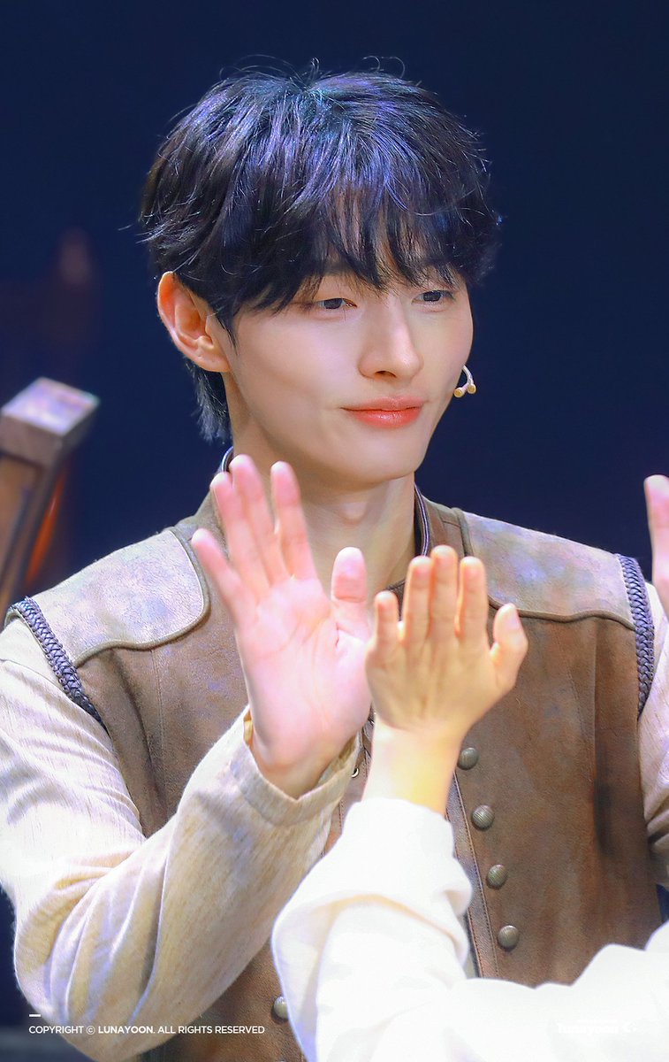 lunayoon_38's tweet photo. [👦🏻]  안녕, 베네치아🎨
#윤지성 #YoonJisung #소년의초상 https://t.co/tTqvYk5tWe