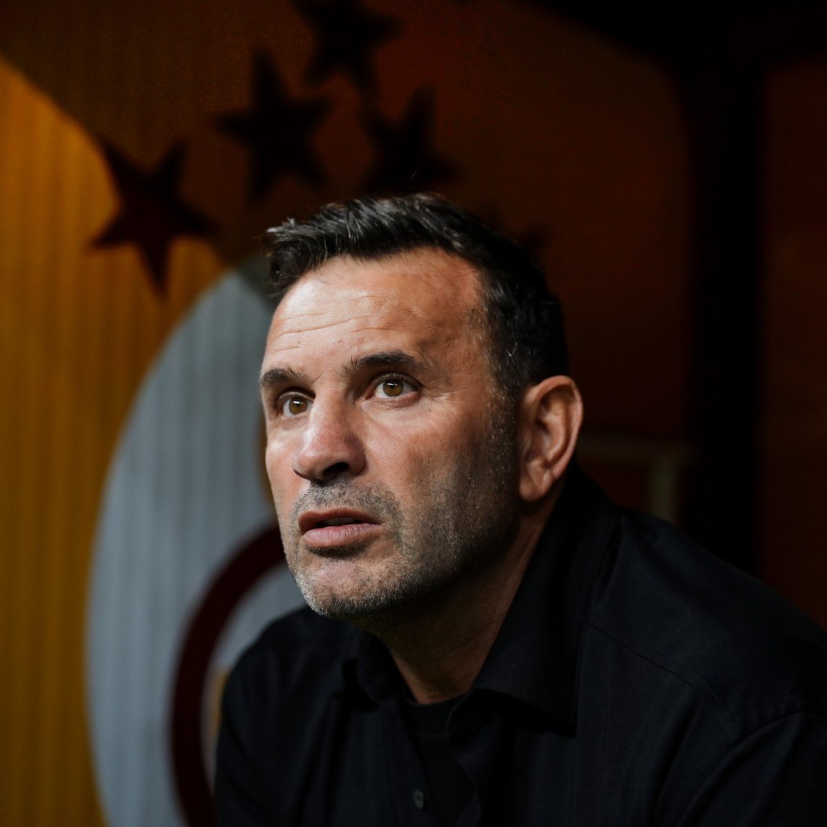 forzacimbom's tweet photo. Yakup Çınar: "Okan Buruk'un hazırlık maçındaki siniri, hakeme vs değildi. Okan Hoca'nın 1 haftadır Kemerburgaz'da morali inanılmaz bozuk. Çünkü transferler yapılmıyor. 4 sene üst üste şampiyon olmuş Hoca'ya sadece Ugochukwu transferi yapıldı. Bu çok büyük rezalet!" https://t.co/MWJUxI0rSY