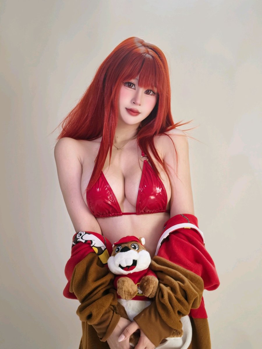 jennybellycos's tweet photo. Ain’t no party like a Buc-ee’s party! 🦫✨ Easily the most ridiculous cosplay I’ve ever pulled together, but here we are 😂 Hope it brings a smile! #buccee #bikini https://t.co/p3PwiTAHdh