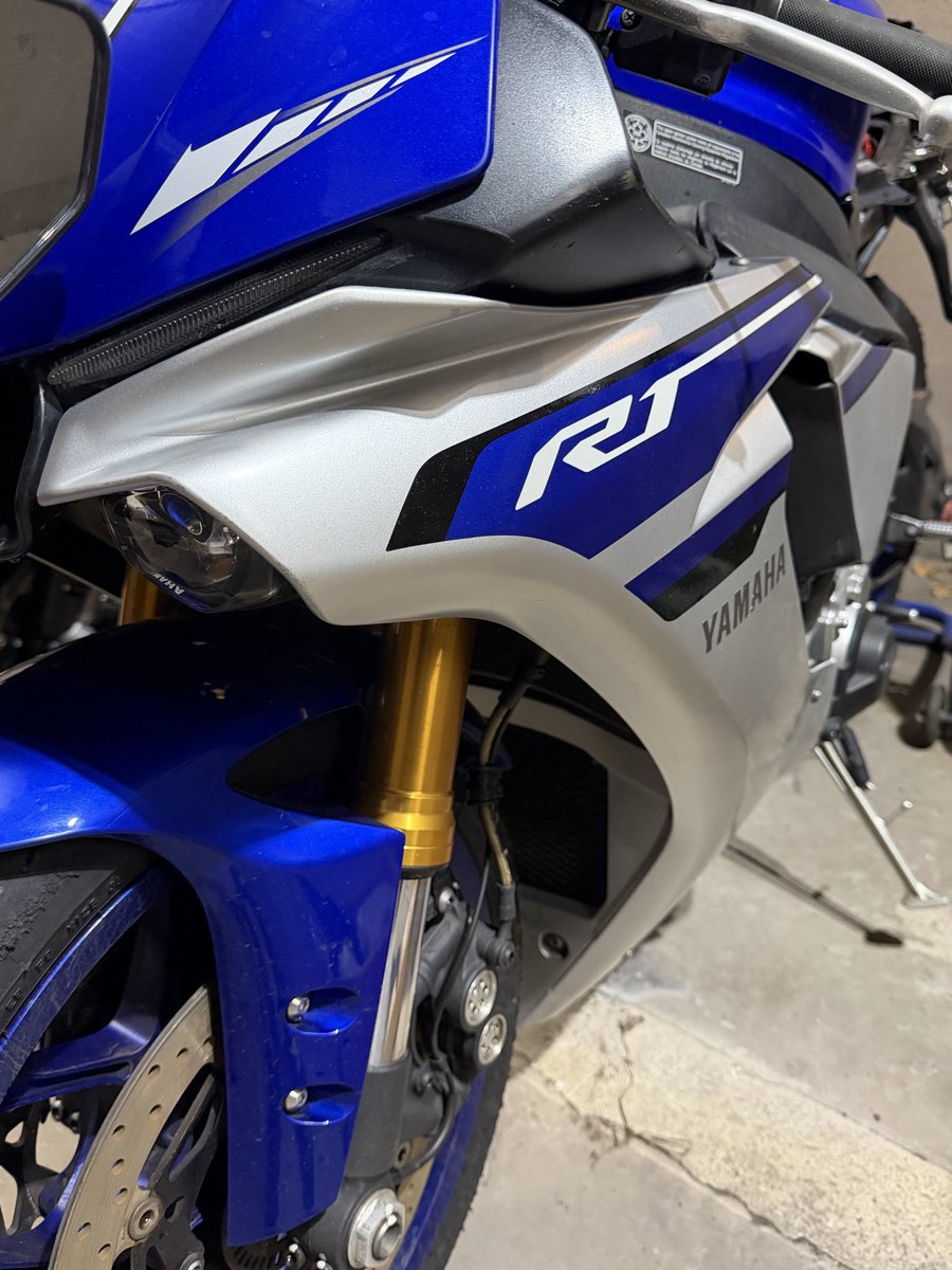 moto_end's tweet photo. やればできる。復旧完了。懐かしいビジュだ…
 あとバッテリー点けばたぶん動く多分 https://t.co/jOpdqz2kqU