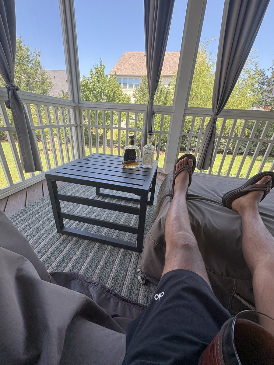 akshayyburner's tweet photo. Last day at home before senior year getting blasted by myself soaking it all in. Where has time gone? https://t.co/XLiidRHJ6S