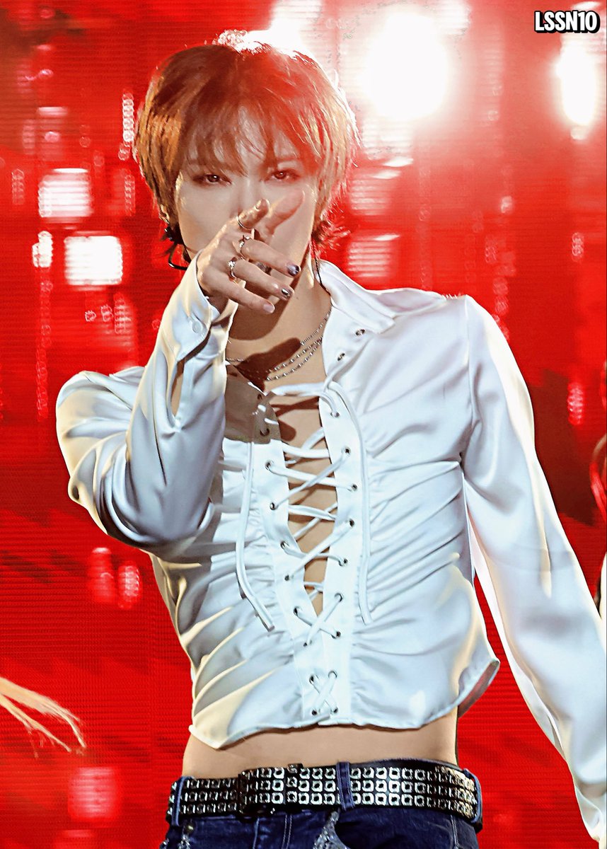 lssn105645's tweet photo. 260809 SBS GYDJ Summer

what a baddie … 💢

#TENatSummerSBSGYDJ2026
#TEN #텐 #เตนล์ #李永钦 @TEN_offcl https://t.co/pSBEZiROJT