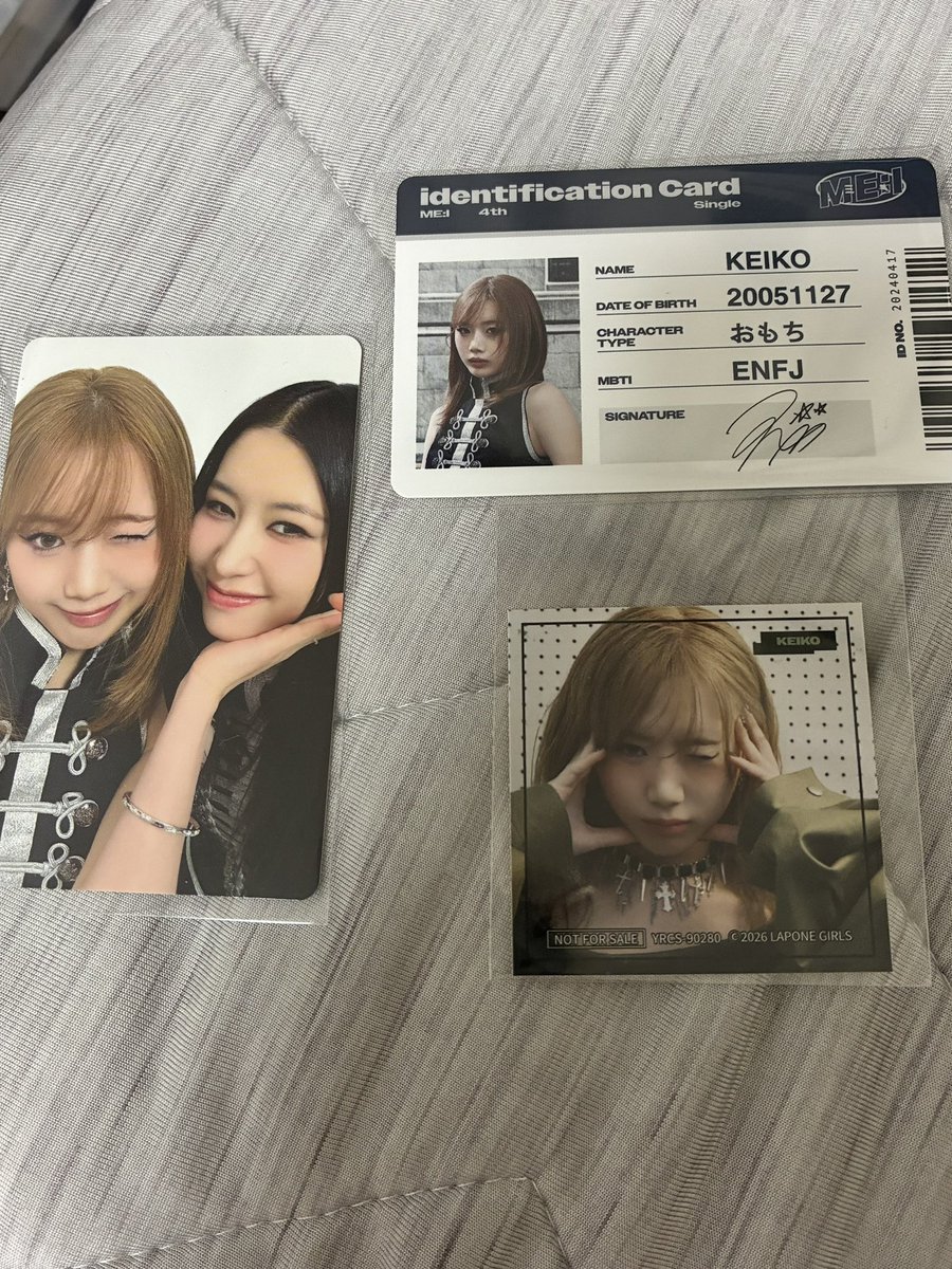 rc_a515's tweet photo. @mochan_lov 検索より失礼いたします。
文寧タワレコフライヤー求めております。
画像のもの3枚と交換可能でしょうか？
ご検討よろしくお願いいたします🙇 https://t.co/8L7Tj0NO27