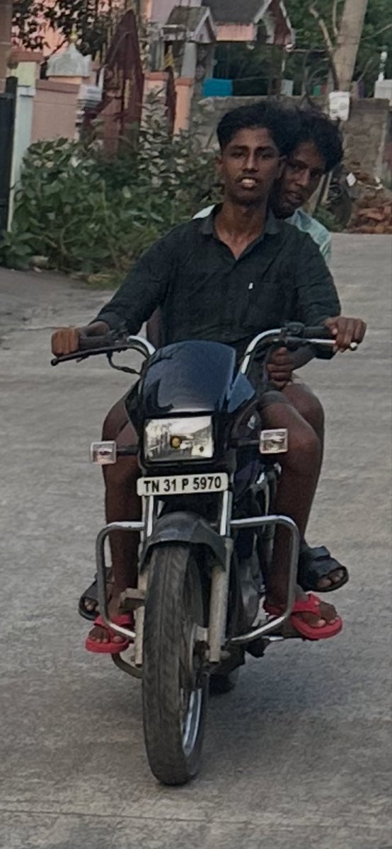 Maddyy_6718's tweet photo. @CMOTamilnadu @chennaipolice_ @COPTBM @SP_chengalpattu extreme nuisance by overspeeding individuals by both adults and especially underaged. Location , Gandhi nagar main road, urapakam 
Location : 12°51'50.2"N 80°04'38.5"E
Please install speed breakers as it is a long stretch https://t.co/hg0qTqRPhy