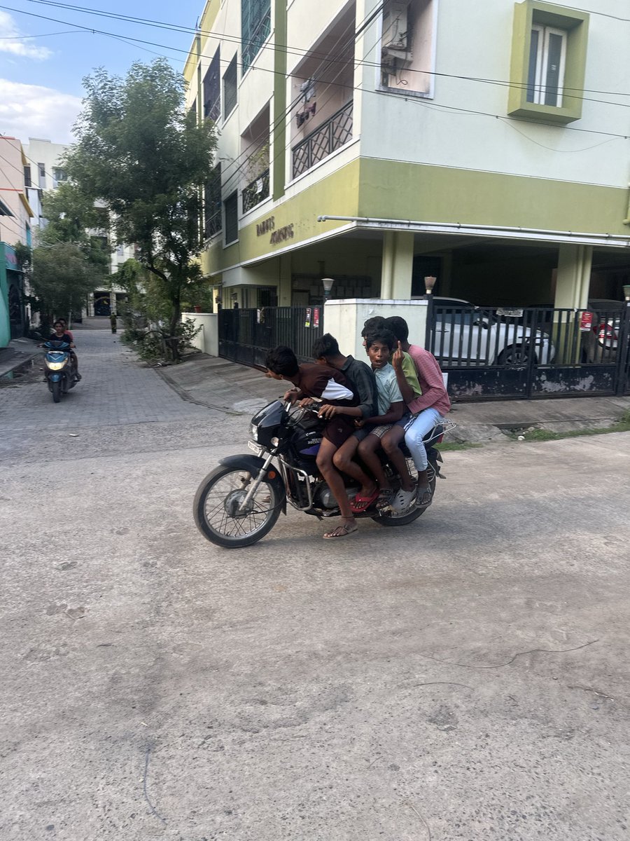 Maddyy_6718's tweet photo. @CMOTamilnadu @chennaipolice_ @COPTBM @SP_chengalpattu extreme nuisance by overspeeding individuals by both adults and especially underaged. Location , Gandhi nagar main road, urapakam 
Location : 12°51'50.2"N 80°04'38.5"E
Please install speed breakers as it is a long stretch https://t.co/hg0qTqRPhy