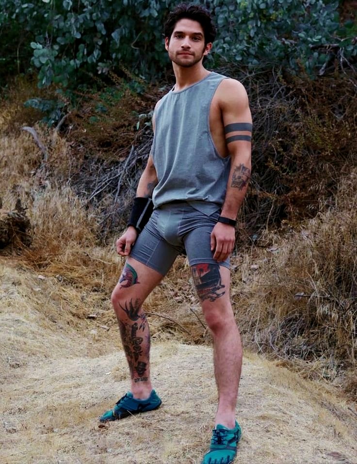 Emmanue09602758's tweet photo. Tyler Posey has changed so much from when He played Scott McCall in Teen wolf https://t.co/IRygbJiwcT