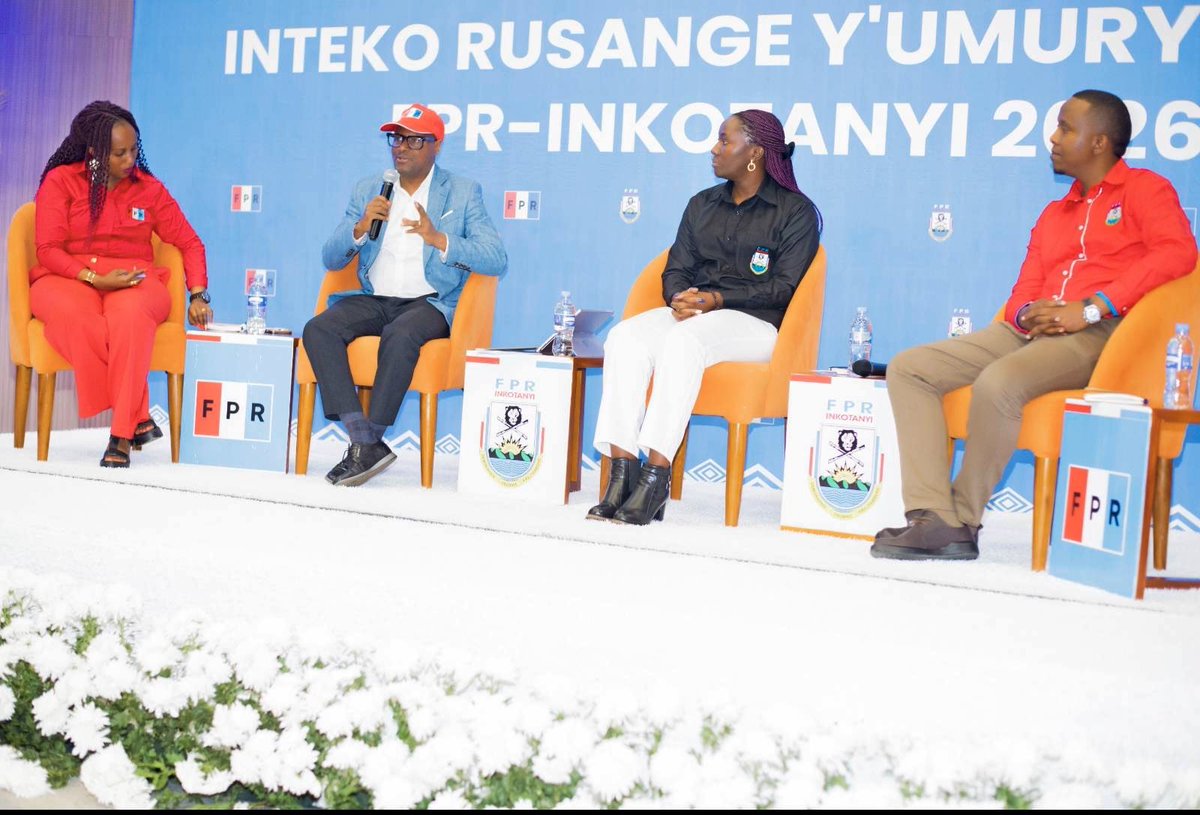 Imvaho_Nshya's tweet photo. Intore z’Umuryango FPR-Inkotanyi mu Ntara y’Amajyepfo zibukijwe ko ntawugomba kugira ikibazo abona ko ari kinini, cyamunanira kugikemura akacyihererana, “kuko hari abandi, n’inzego zinyuranye ziteguye kumufasha.”

Byagarutsweho n’Umunyamabanga Mukuru Wungirije wa FPR-Inkotanyi Hon. Gasana Stephen, ubwo yitabiraga Inteko Rusange y’Umuryango FPR-Inkotanyi mu Ntara y’Amajyepfo yateraniye ku cyicaro cy’uyu Muryango muri iyo Ntara kiri mu Karere ka Nyanza, kuri iki Cyumweru tariki ya 09 Kanama 2026.

Inkuru irambuye⤵️🔗
➡️:https://t.co/rHXigcSdVn