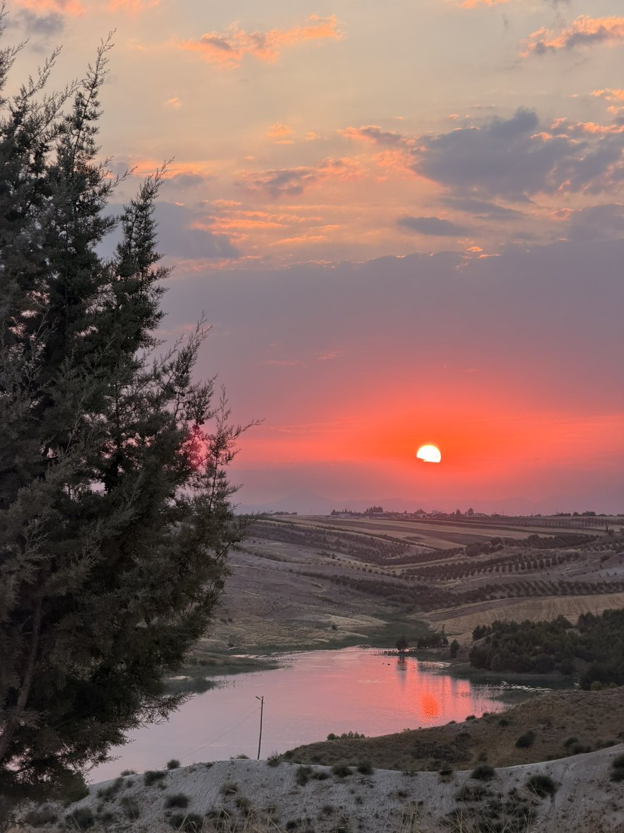 _umutatik's tweet photo. Mezopotamya’nın kalbinde, Adıyaman… 🌅
Güneşin en güzel doğup battığı şehir; tarihin, bereketin ve huzurun buluştuğu eşsiz topraklar. ❤️ #adıyaman https://t.co/Ck5kg7ZpAR