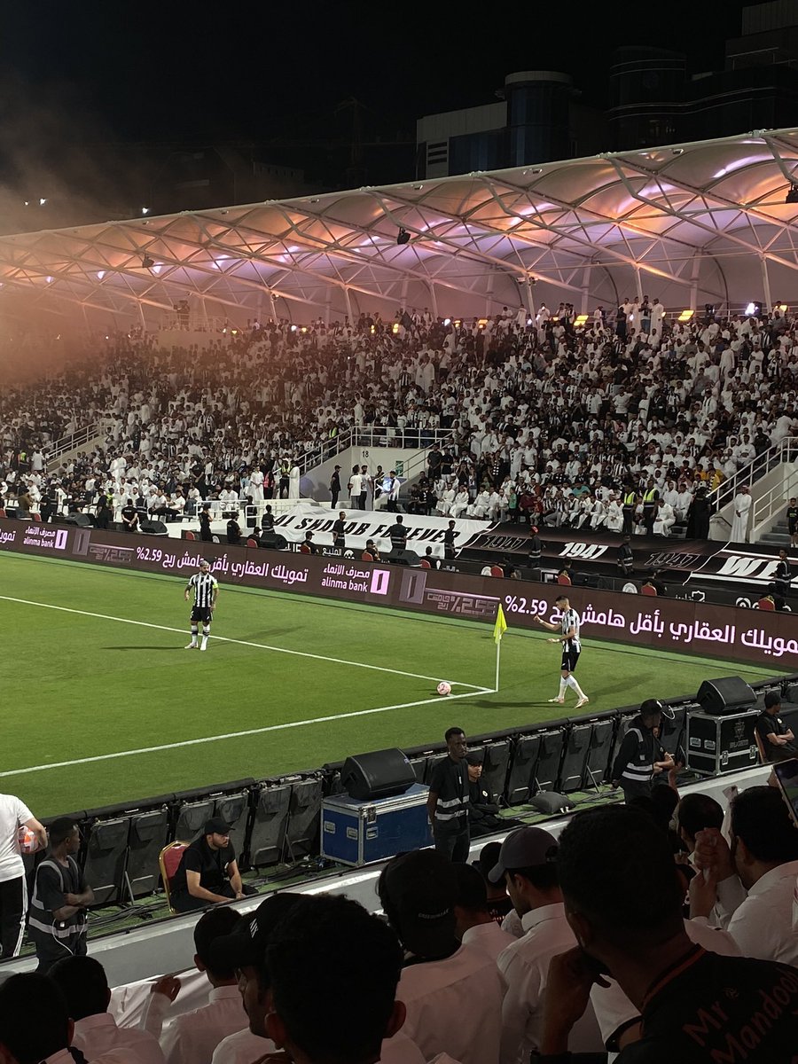 Yalla_shabab24's tweet photo. 🚨🚨🚨🚨|

الإقبال ساعه بعد ساعه جالس يتحسن
بشكل ملحوظ 

نبي نقفل الواجهه بالساعات القادمة يارجال 
والرابطه نبيهم خلف المرمى 🖤🤍🔥🔥🔥

https://t.co/NN9cOYntCi https://t.co/0kenGi3SlG