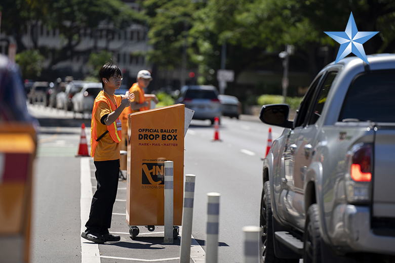 StarAdvertiser's tweet photo. Did you vote in the primary election?
See more photos from Honolulu Hale: https://t.co/BAodEiw4Qv
📷: Mengshin Lin / Special to the Honolulu Star-Advertiser
#HiVOTED #HawaiiVotes https://t.co/nYK9cxjeFZ