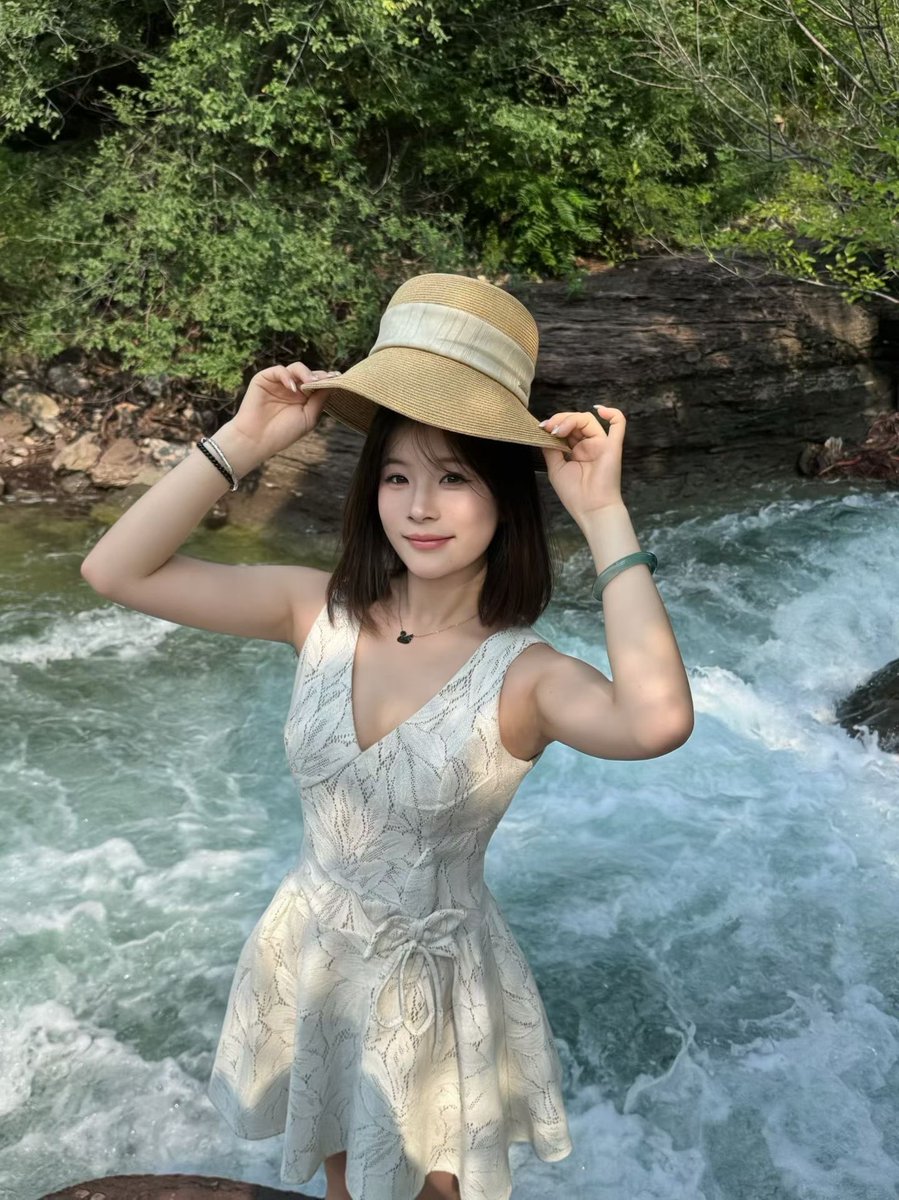 Dasssfu's tweet photo. 晨勃的大肉棒呢..
#合照 #射屏 #抽脸 #曝光 #羞辱 #婊子 https://t.co/r2FJF8roBq